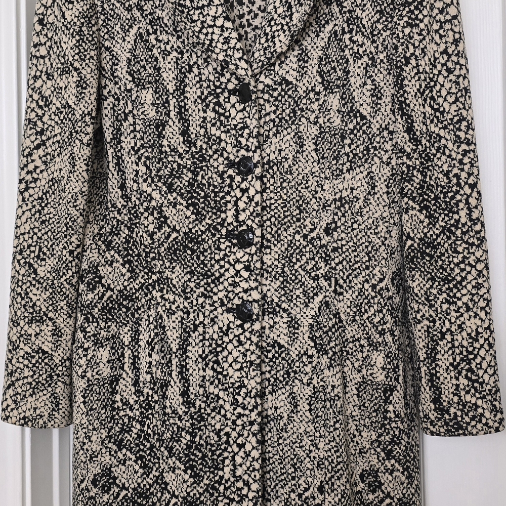 ST.JOHN COLLECTION  Black and Cream Knit Coat